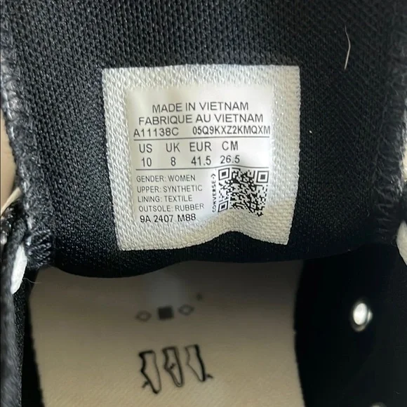 NWT: Converse Speckled Black and White Sneakers in Original Box - Picture 3 of 5